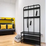 Big Central Apartment Near Rotkreuzplatz With 3 Bedroom For 12 Pax